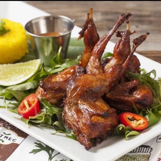 Quail With Sticky Rice (Chim Cut Chien Bo)