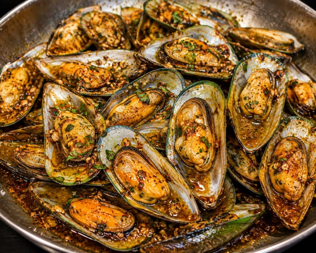 Mussels (1 Lb).